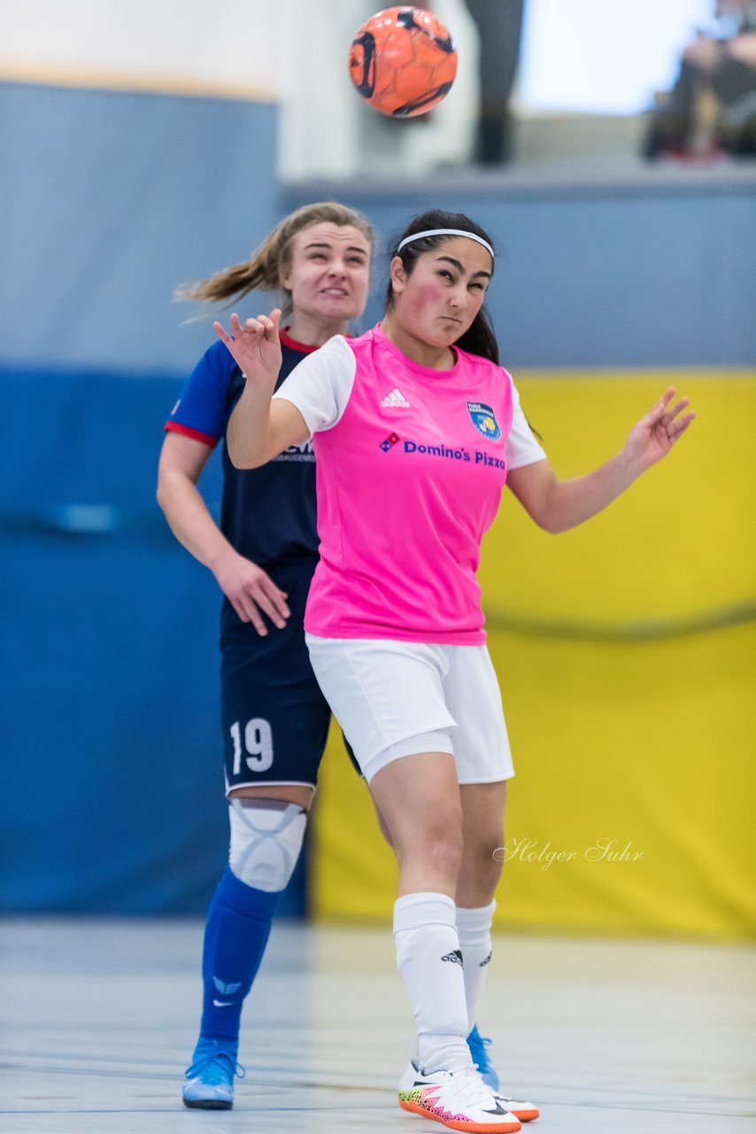 Bild 402 - F Loewinnen Hallen Cup